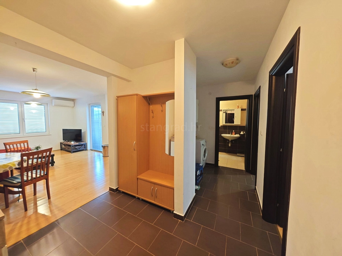 2 bedroom apartment in Dobrinj, Croatia – 103703