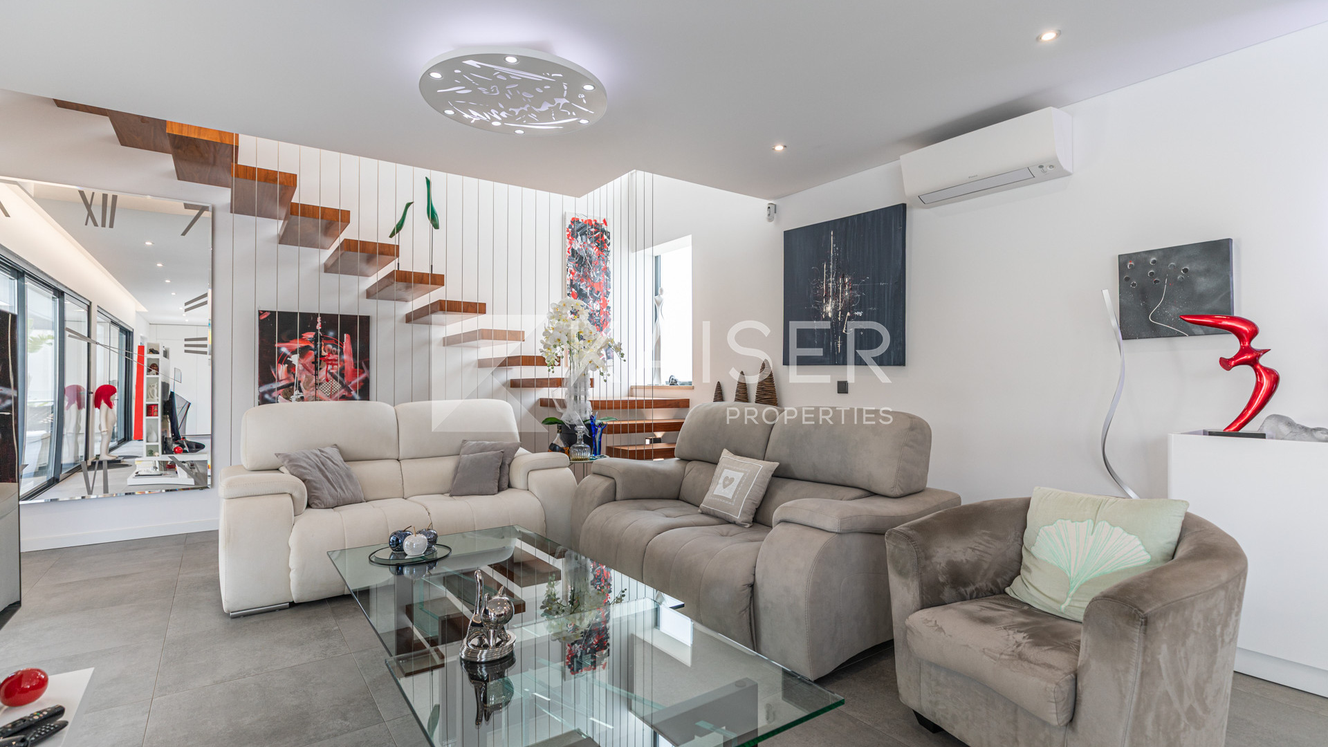 3 bedroom Villa house in Alcantarilha, Portugal – KP1357