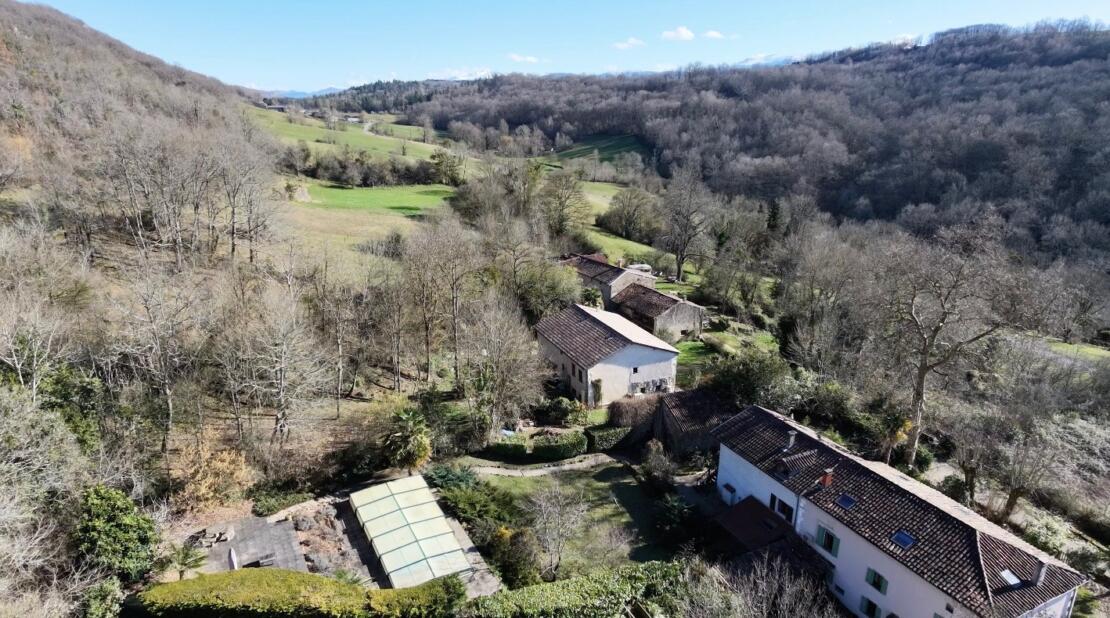 Charming 3 bed house with garden, pool and sunny terraces near Le Mas d’Azil