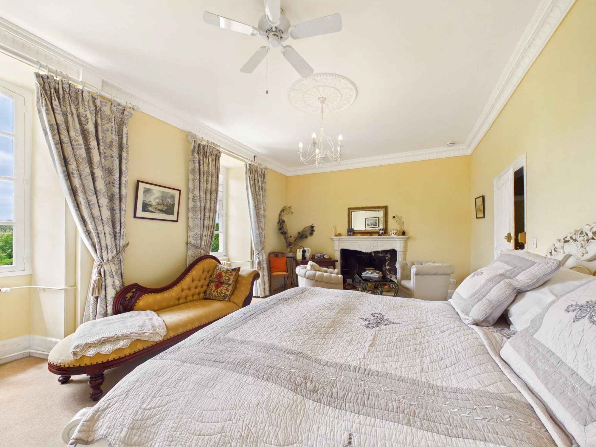 Magnificent countryside chateau, set in a private valley location, Aquitaine – France – BVI81580