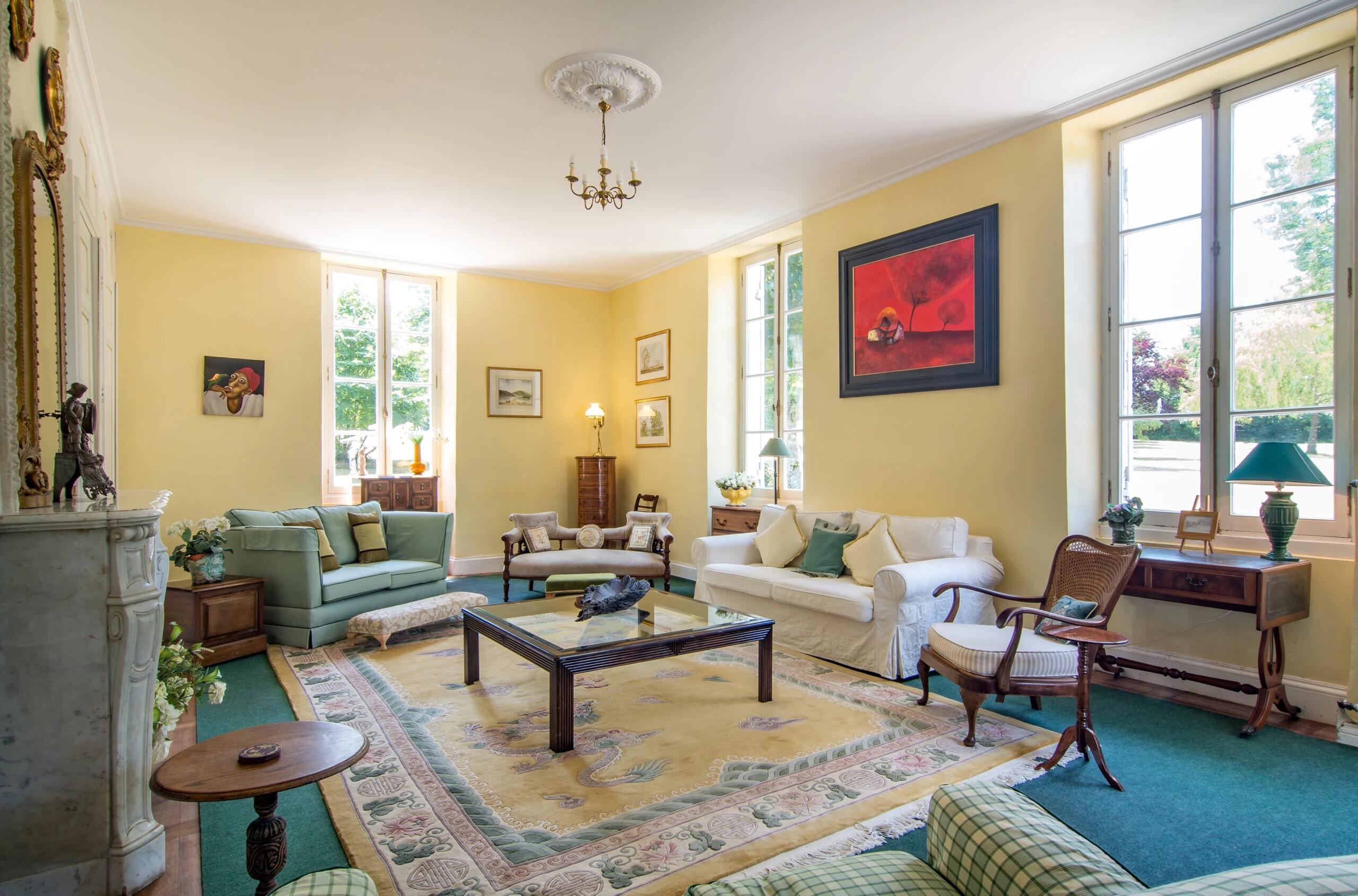 Chateau 10 minutes from Bergerac with guest and caretaker accommodation, pool, tennis court and outbuilding, Aquitaine – France – BVI86315