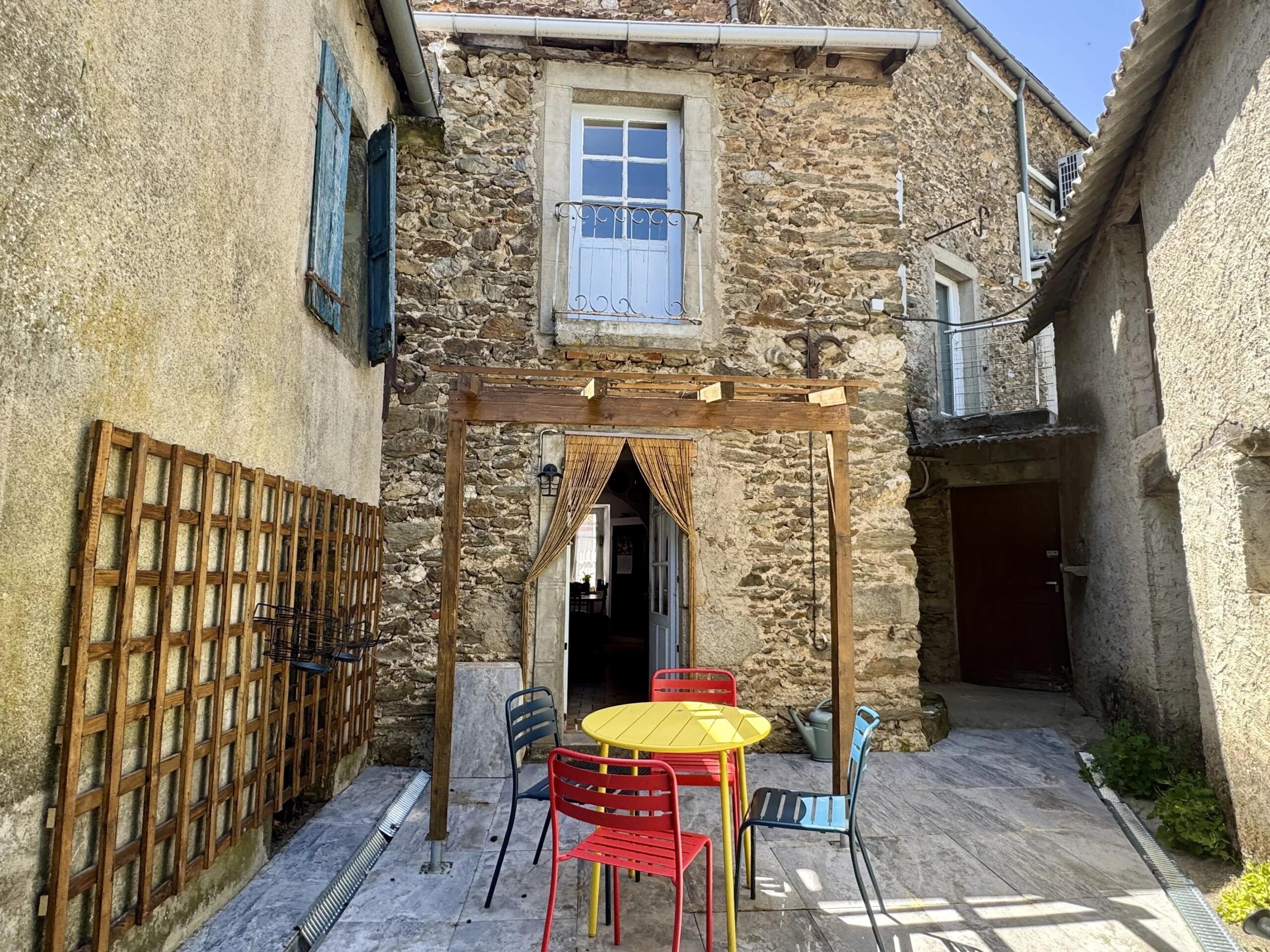 Characterful village house with garden and barn, Midi-Pyrénées – France – BVI86299