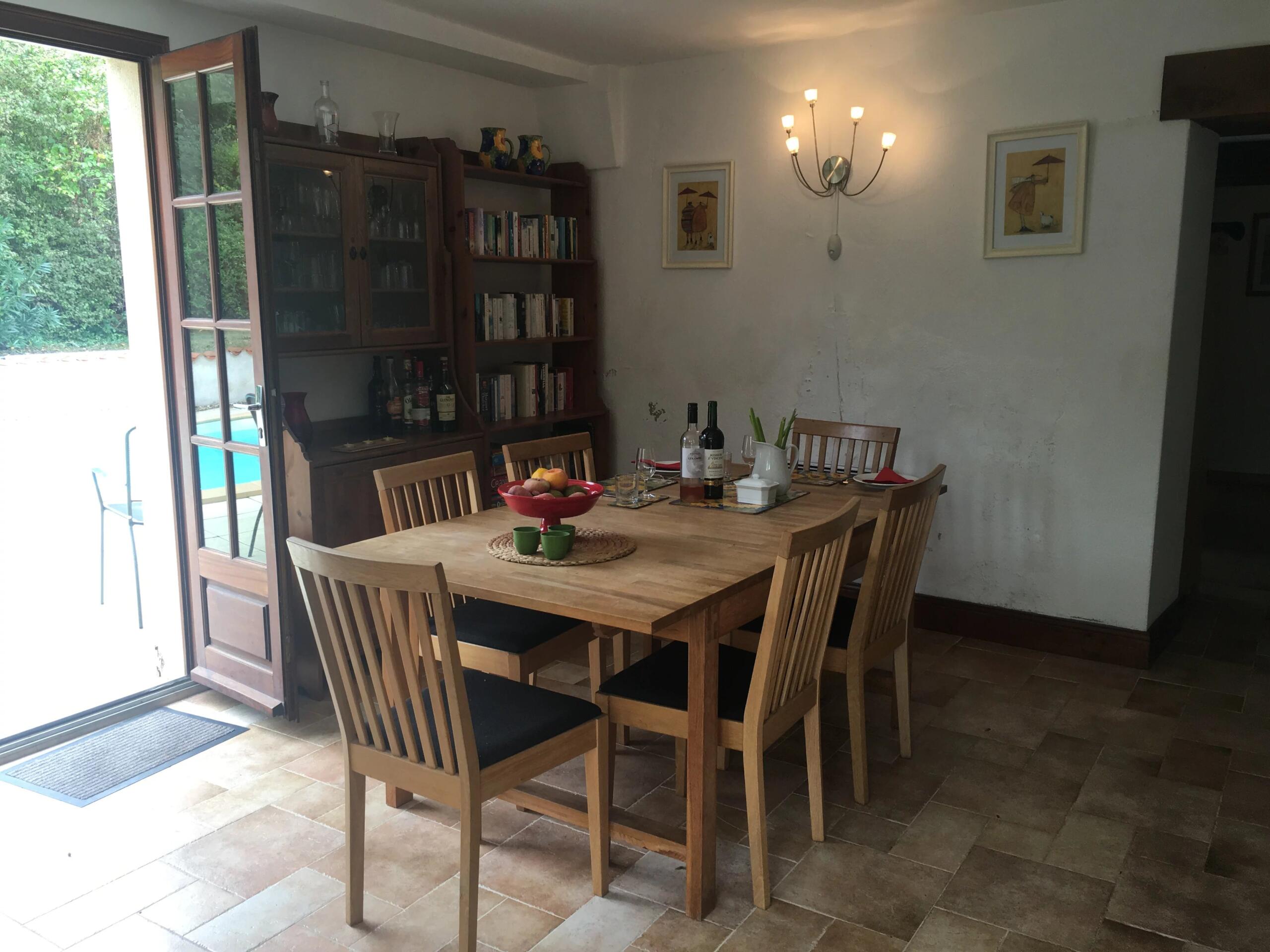 Lovely 2-bedroom house with a separate chalet and heated pool, Aquitaine – France – BVI81085