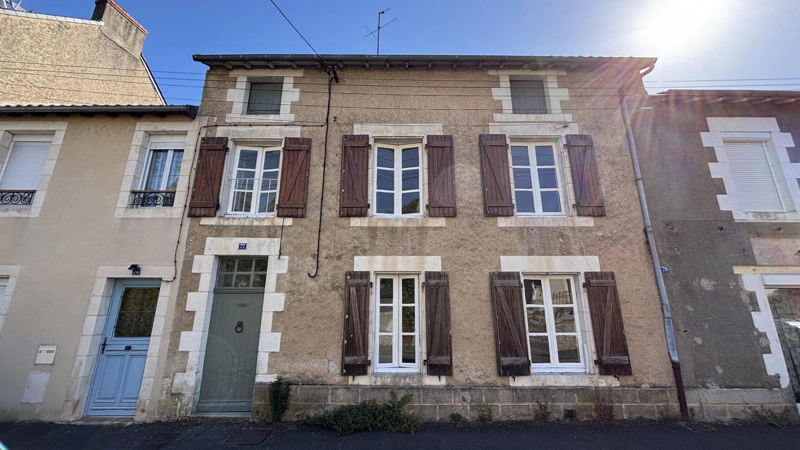 Renovated townhouse in the centre of Montmorillon, Poitou-Charentes – France – BVI85946