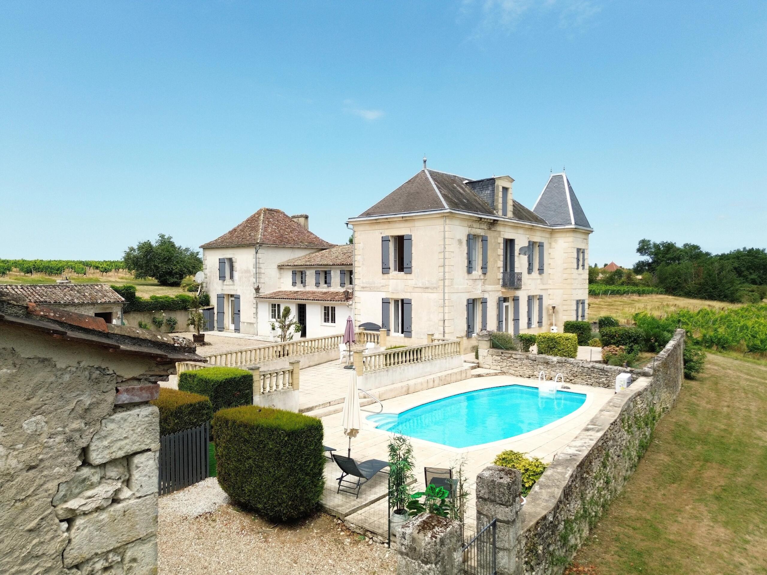 Character Property with Exceptional Potential in the Dordogne Valley, Aquitaine – France – BVI86230
