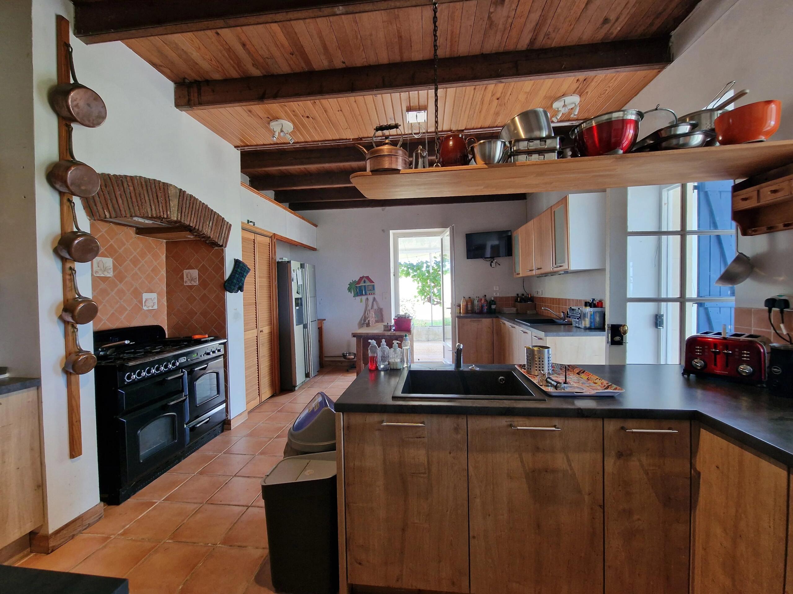 Character Property with Exceptional Potential in the Dordogne Valley, Aquitaine – France – BVI86230