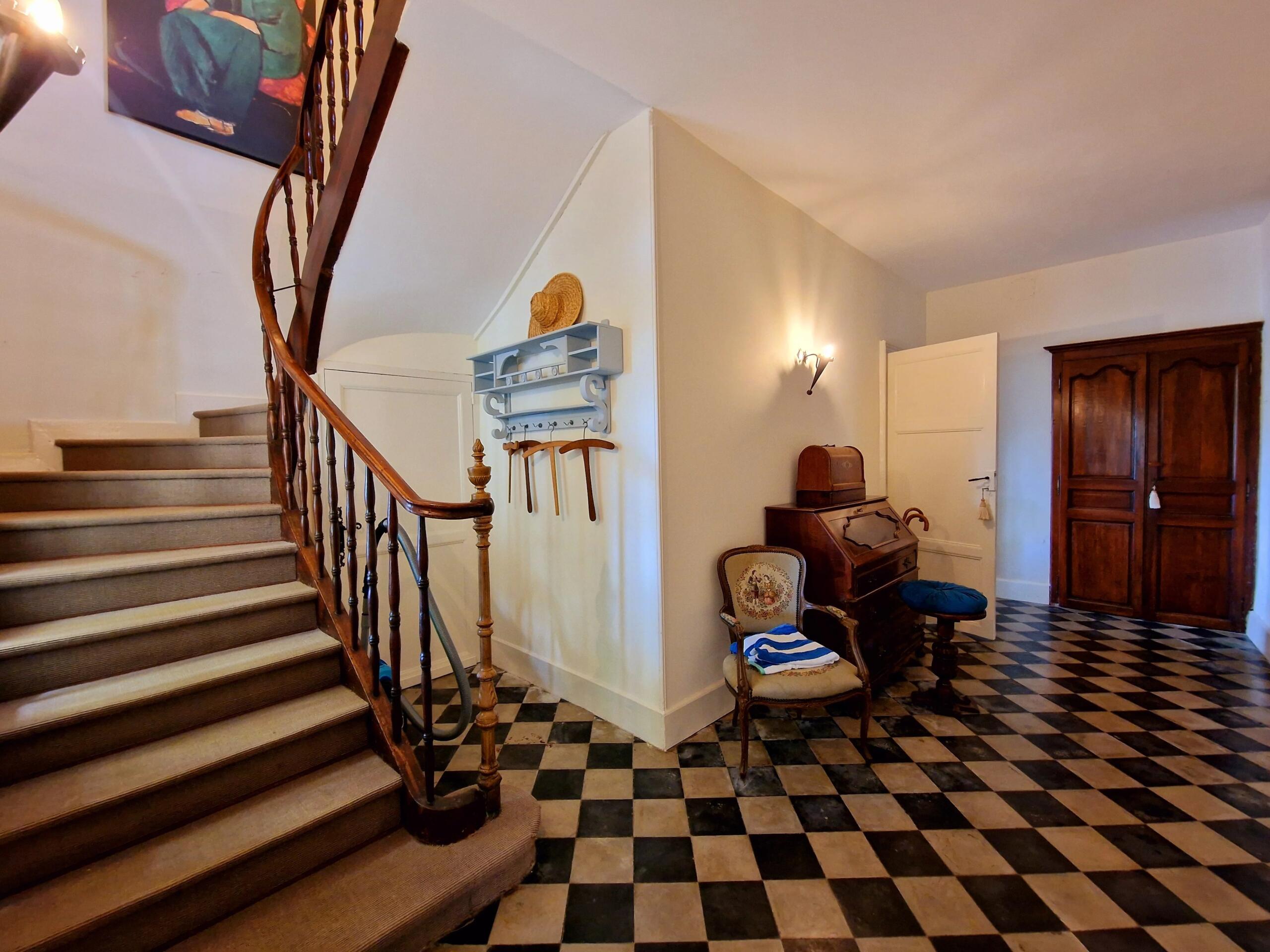 Stunning property  with two swimming Pools on the Banks of the River Lot, Midi-Pyrénées – France – BVI80827
