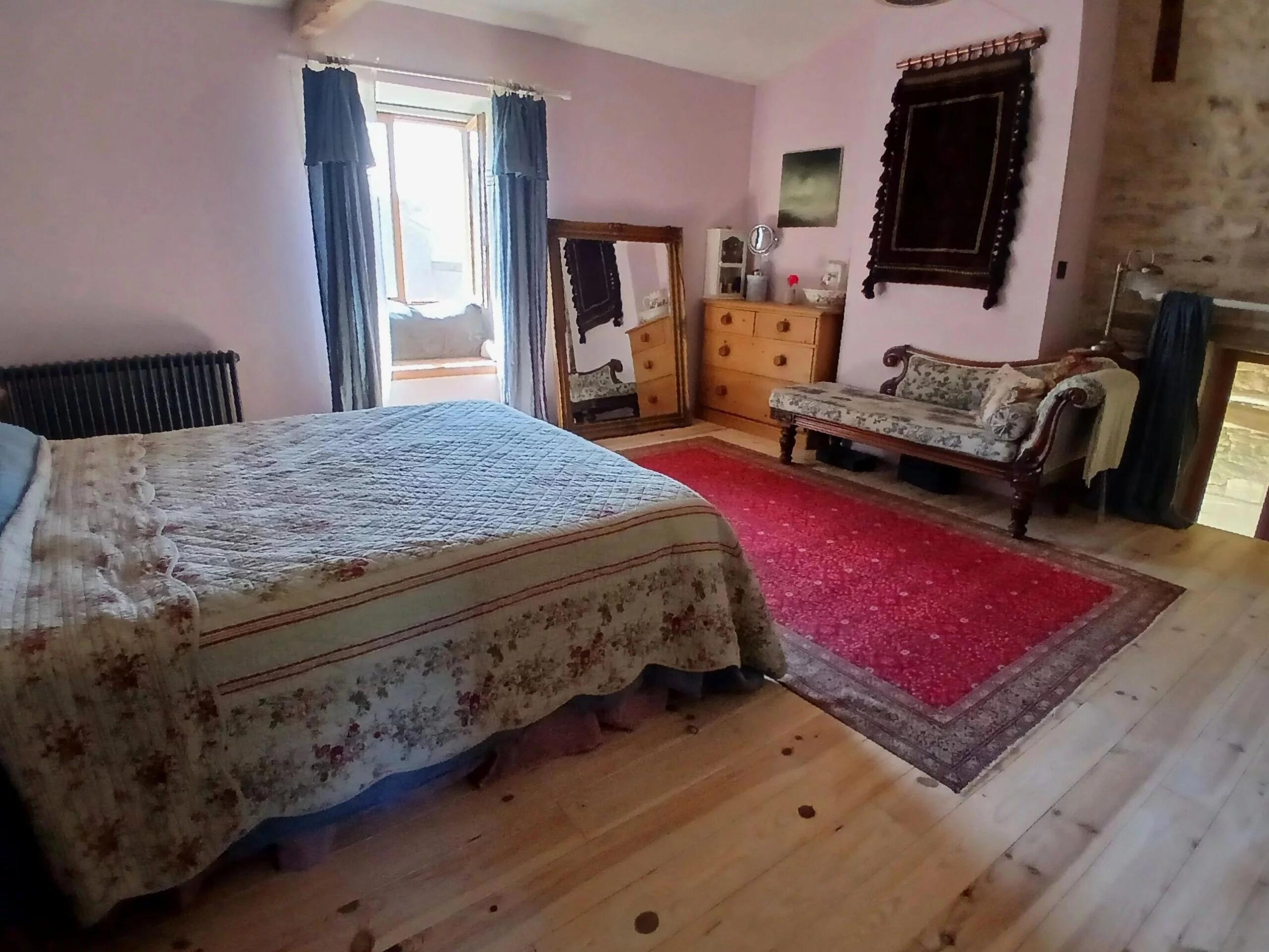 Charming stone cottage with swimming pool and large outbuildings, Poitou-Charentes – France – BVI85506