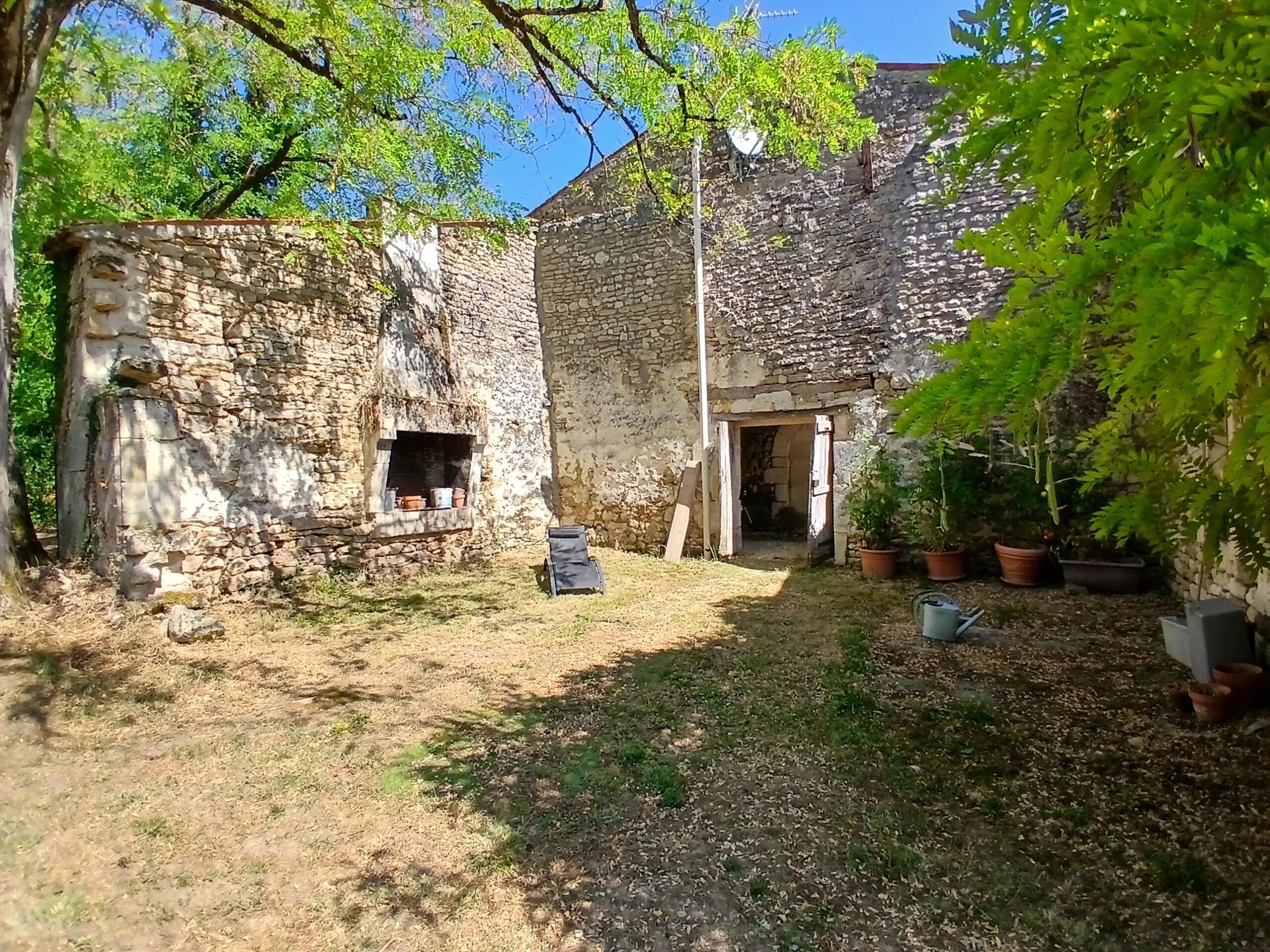 Charming stone cottage with swimming pool and large outbuildings, Poitou-Charentes – France – BVI85506