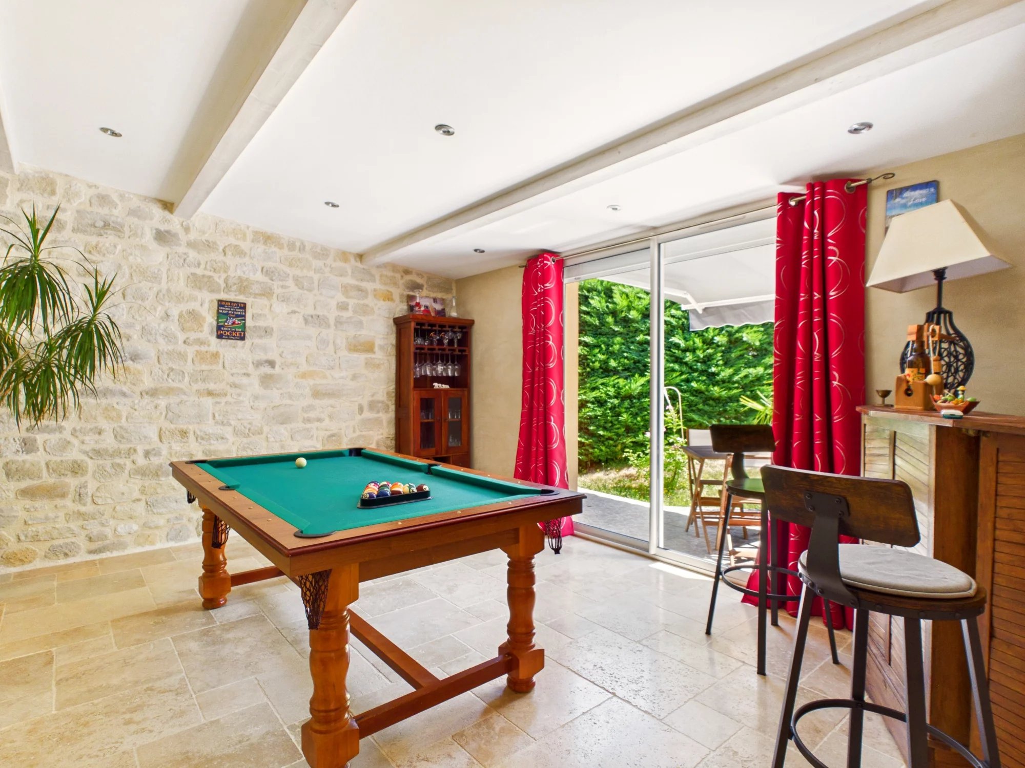 Beautifully presented 5 bed house with pool, guest apartment and garage near Sarlat, Aquitaine – France – BVI86022
