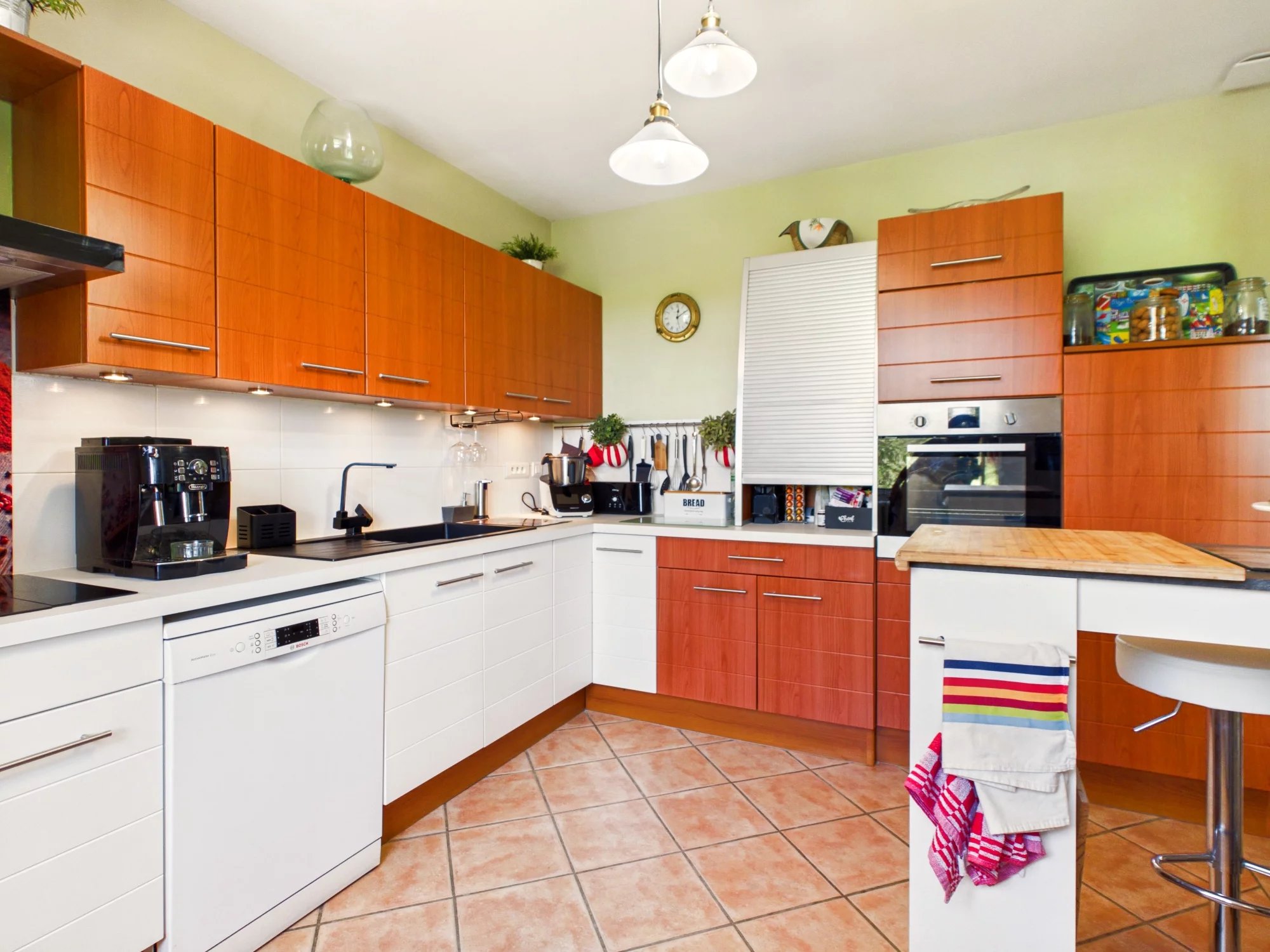 Beautifully presented 5 bed house with pool, guest apartment and garage near Sarlat, Aquitaine – France – BVI86022