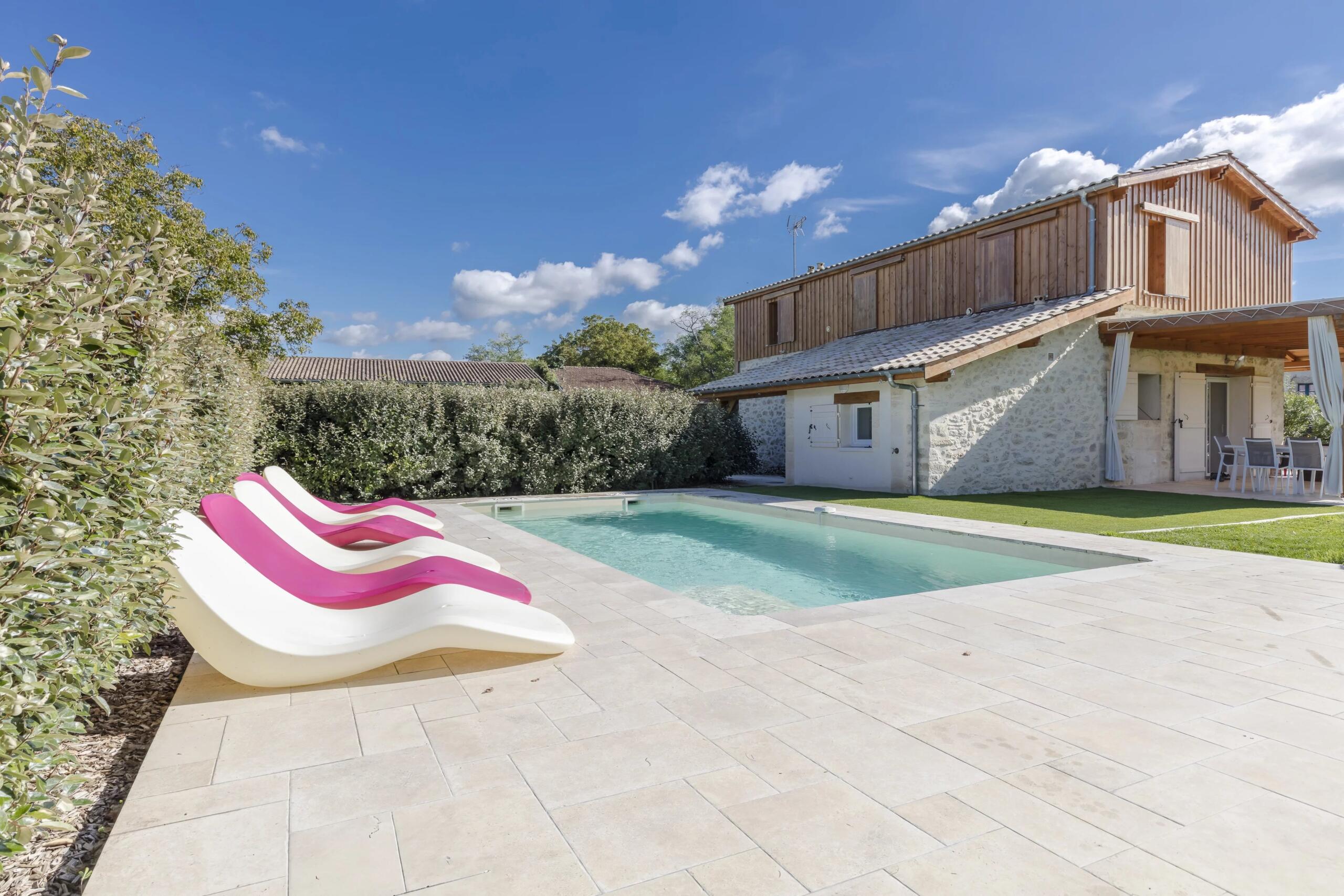 Stunning contemporary barn conversion close to Saint-Emilion, Aquitaine – France – BVI82690