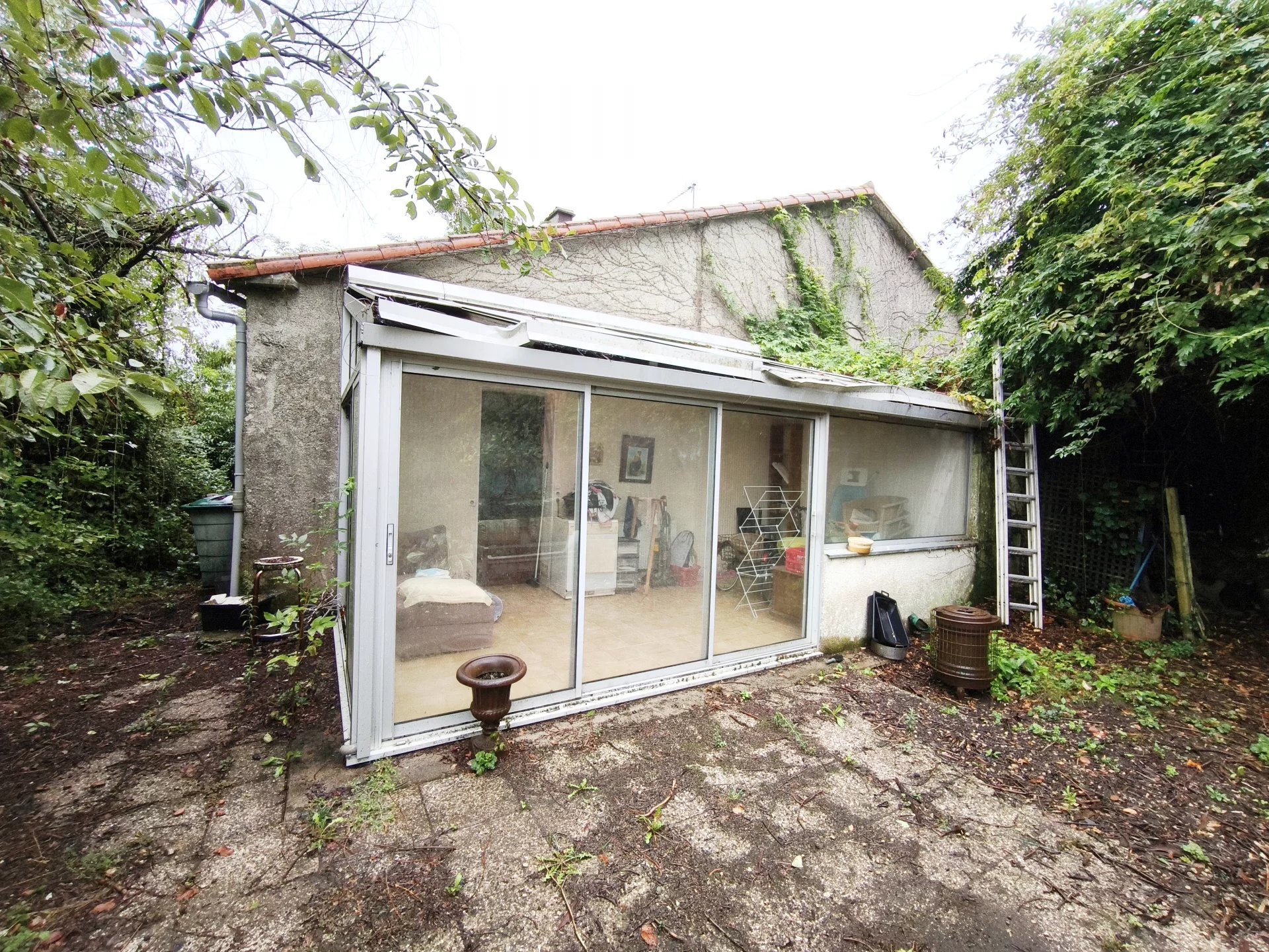 Charming semi-detached Home with barns, orchard and 5000m² of land, Poitou-Charentes – France – BVI82527