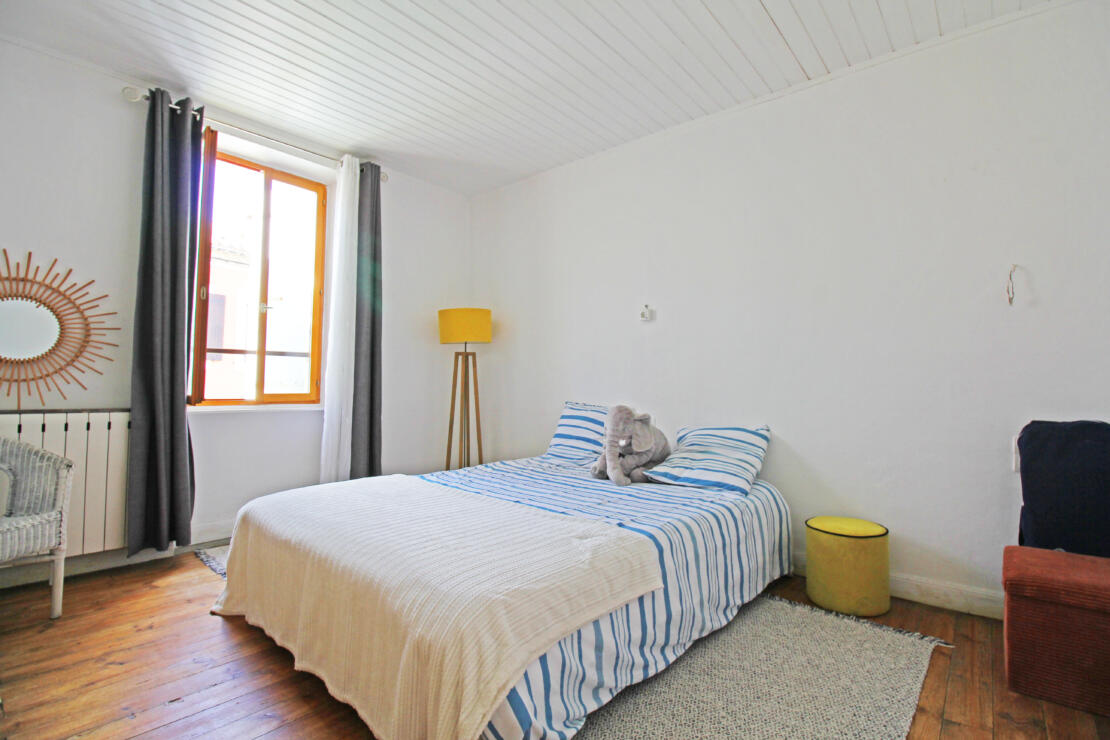 Charming cosy village house with 3 light filled bedrooms, a shady terrace and courtyard near Fanjeaux