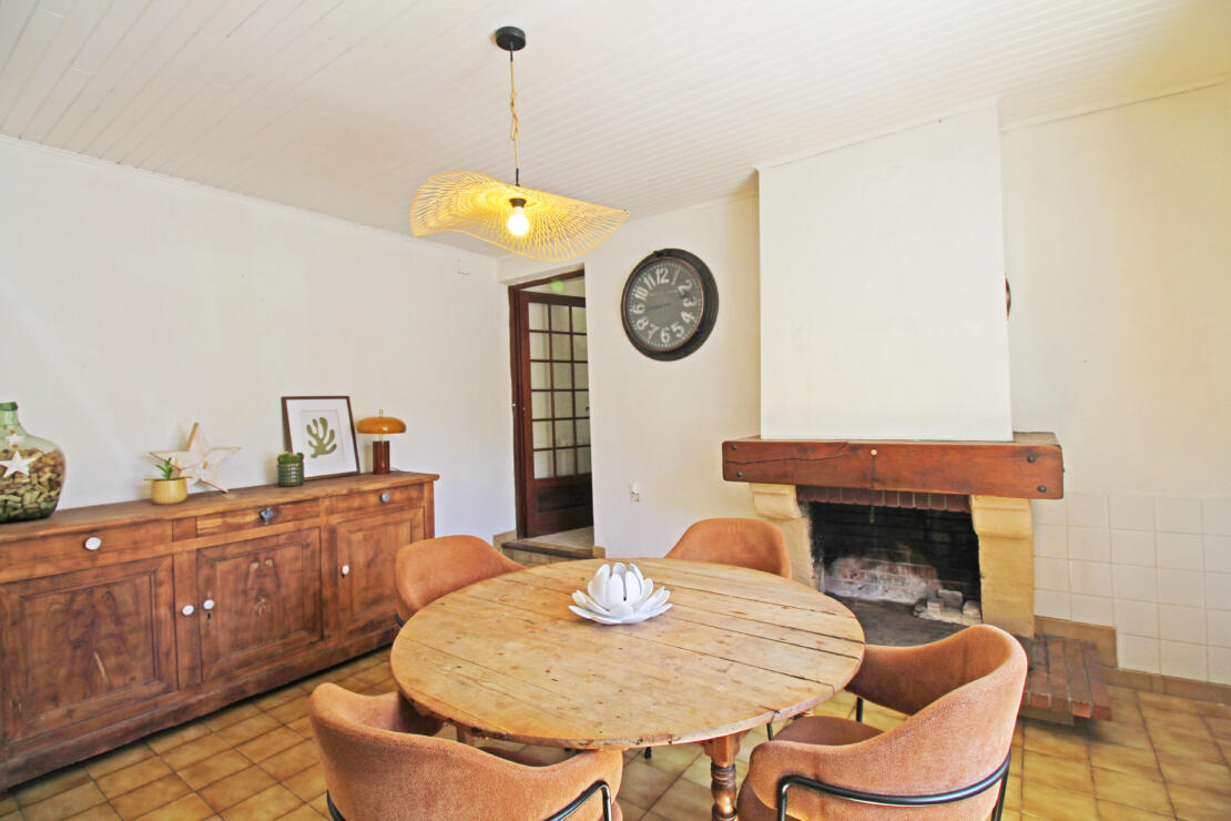 Charming cosy village house with 3 light filled bedrooms, a shady terrace and courtyard near Fanjeaux