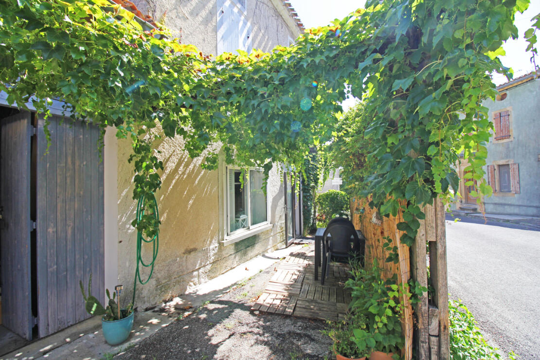 Charming cosy village house with 3 light filled bedrooms, a shady terrace and courtyard near Fanjeaux