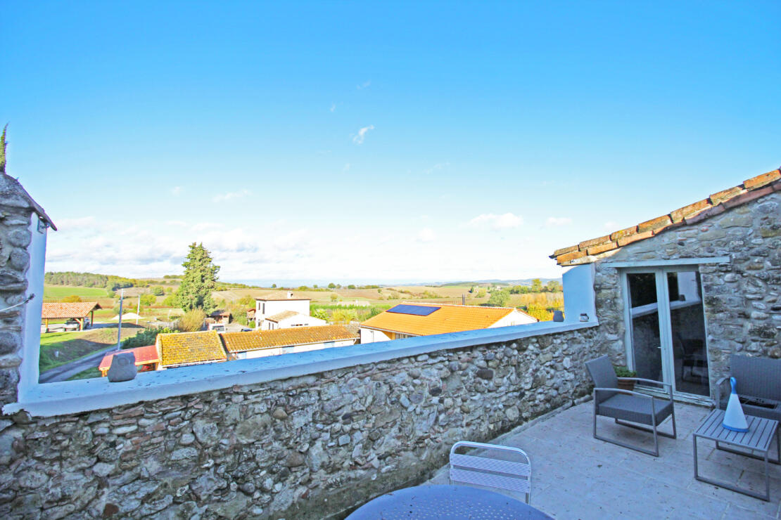 Beautifully renovated Maison de Vigneron with gîte and pool in the pretty village of Bellegarde