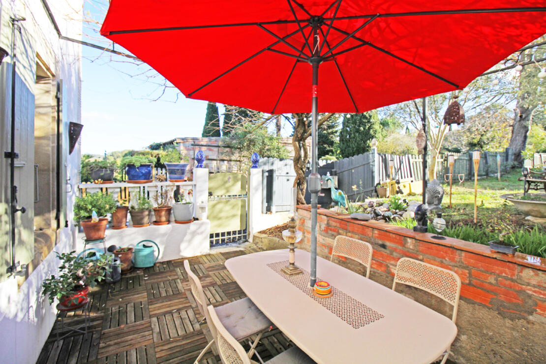 Beautifully renovated Maison de Vigneron with gîte and pool in the pretty village of Bellegarde