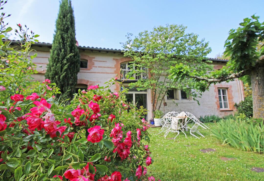 Tranquil domaine amongst mature gardens with independent gite, a short walk from Caraman near Toulouse