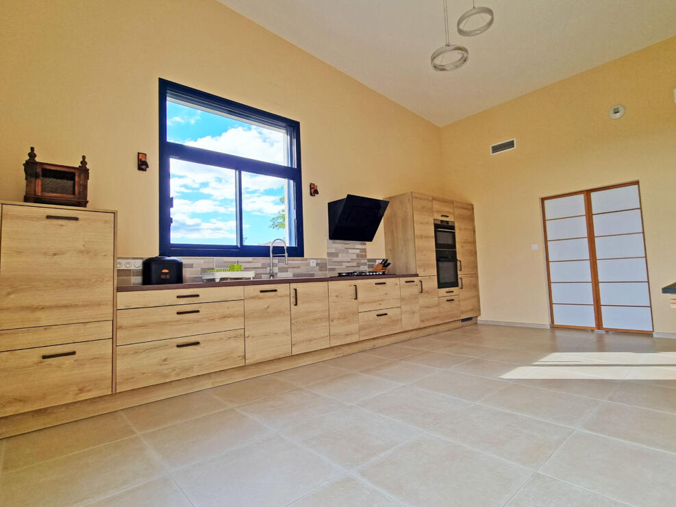 Modern light filled house with breathtaking views on a large plot with double garage near Pamiers