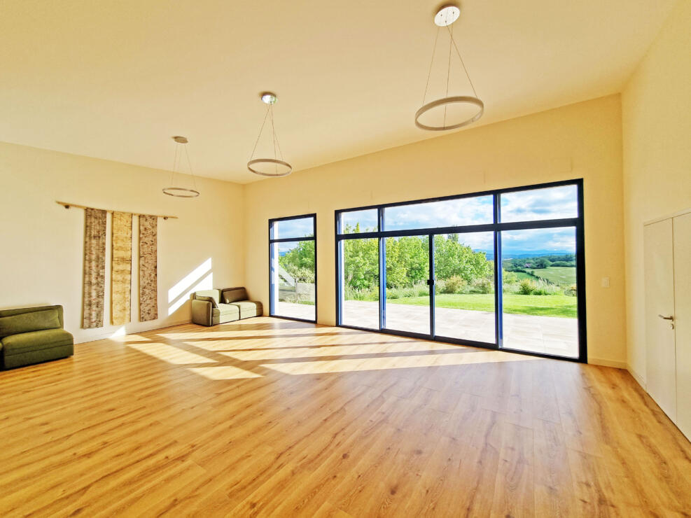 Modern light filled house with breathtaking views on a large plot with double garage near Pamiers