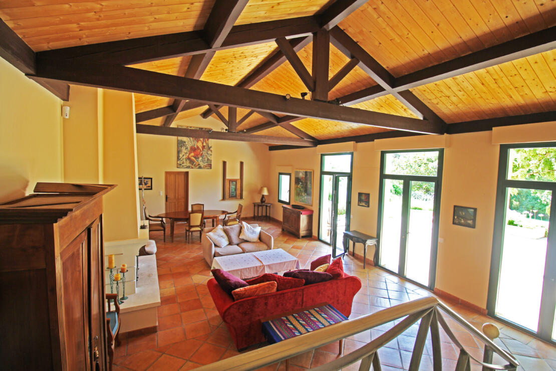 Stunning property perched above Pamiers with an independent gîte, a pool, 1,4ha of land and breathtaking views