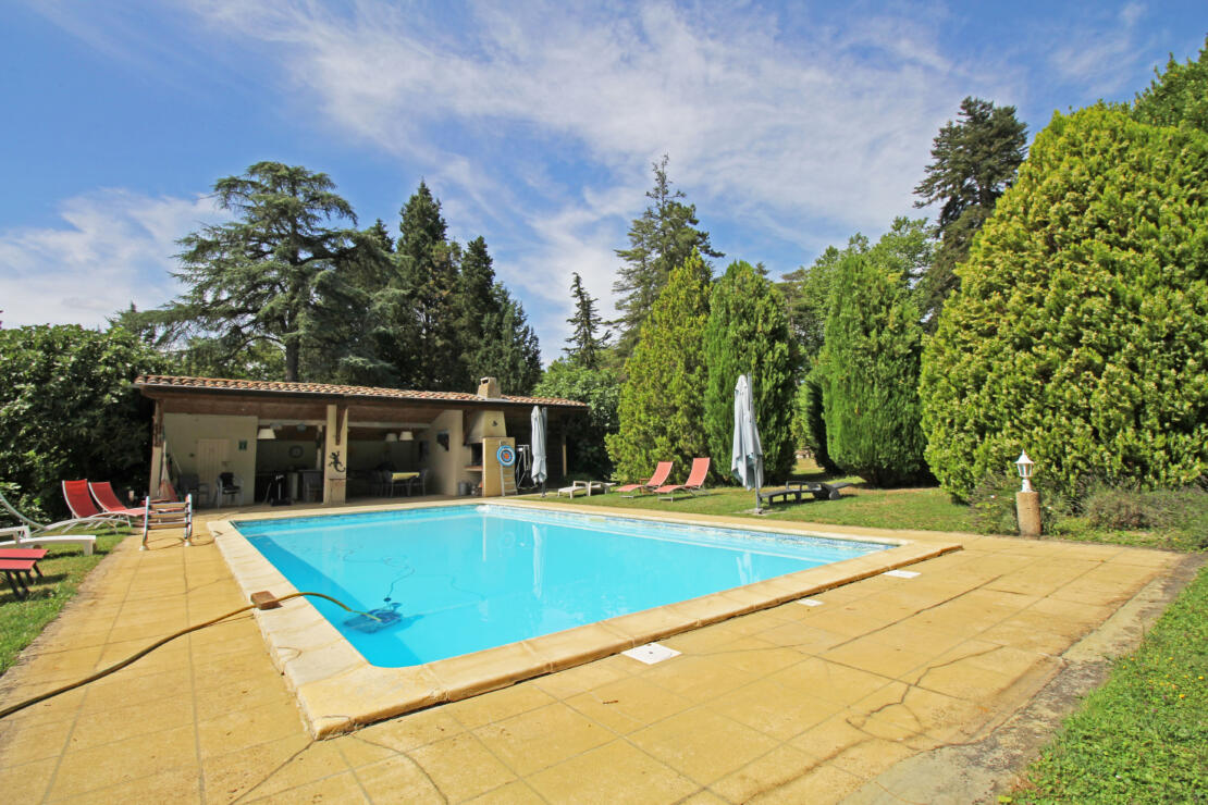 Beautiful domaine with large mature garden, two gîtes and a pool, minutes from the pretty town of Mirepoix