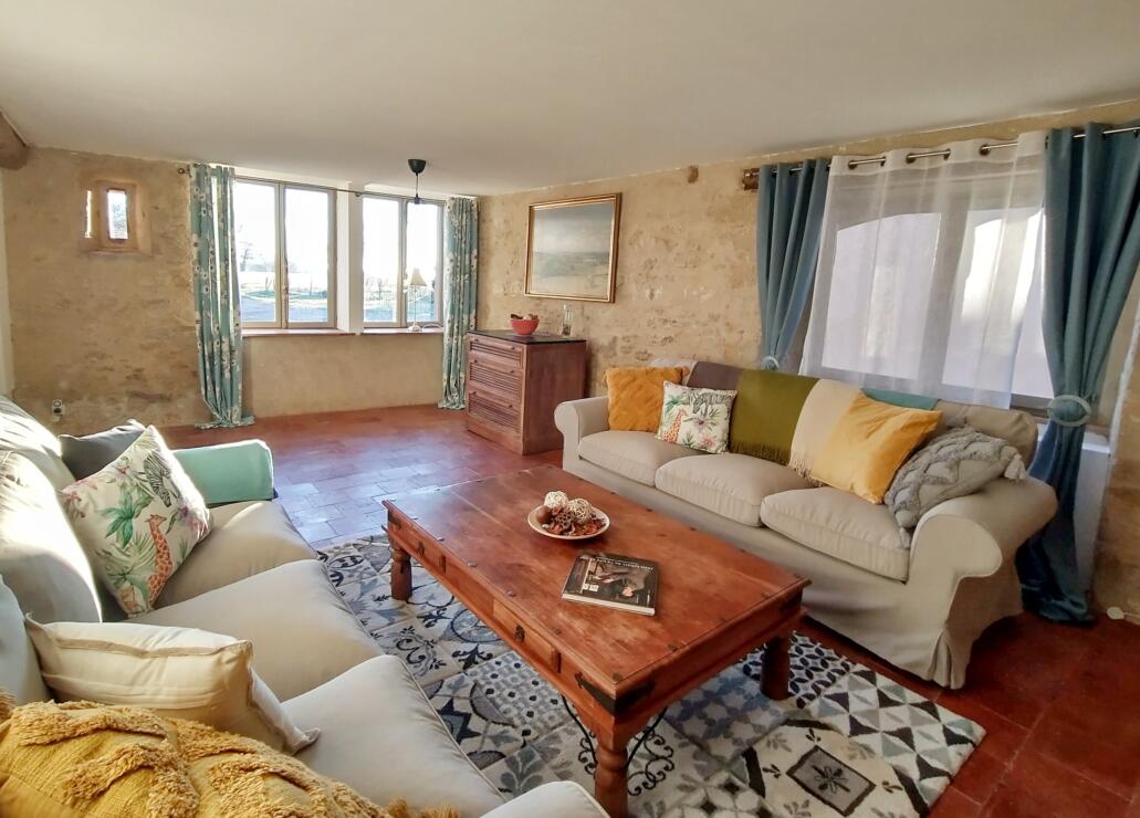 Your dream French property in a charming setting, Pyrenean views, gîte, pool and garden 15 mins from Lavaur