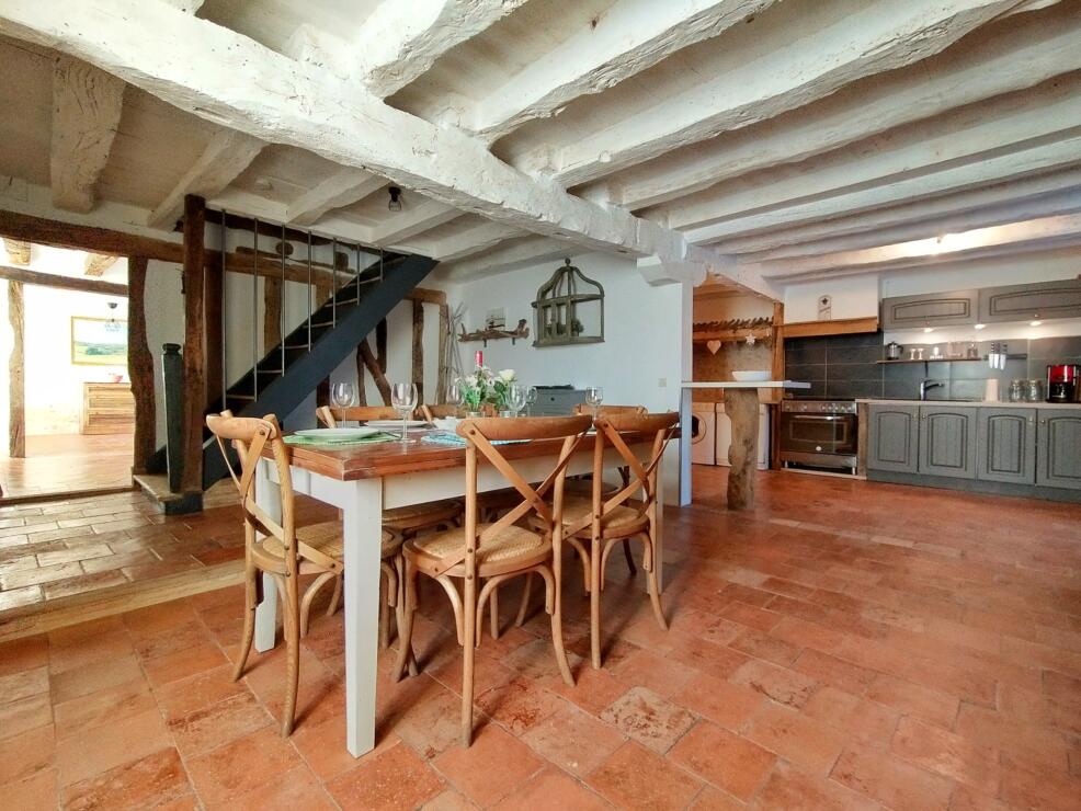 Your dream French property in a charming setting, Pyrenean views, gîte, pool and garden 15 mins from Lavaur