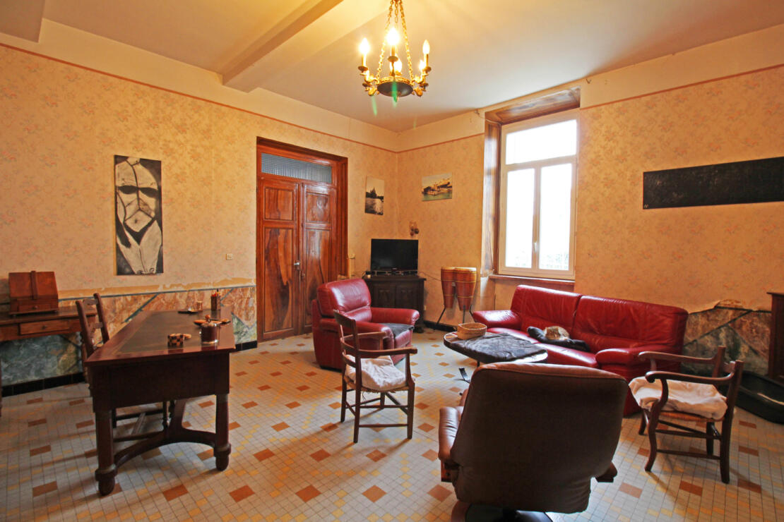 Impressive chateau with outbuildings and garden, full of history, in the heart of the Razès near Carcassonne