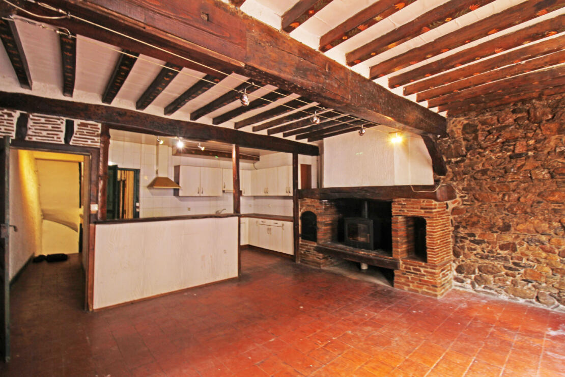 Spacious village property to be renovated with roof terrace on a charming street, near popular town of Revel