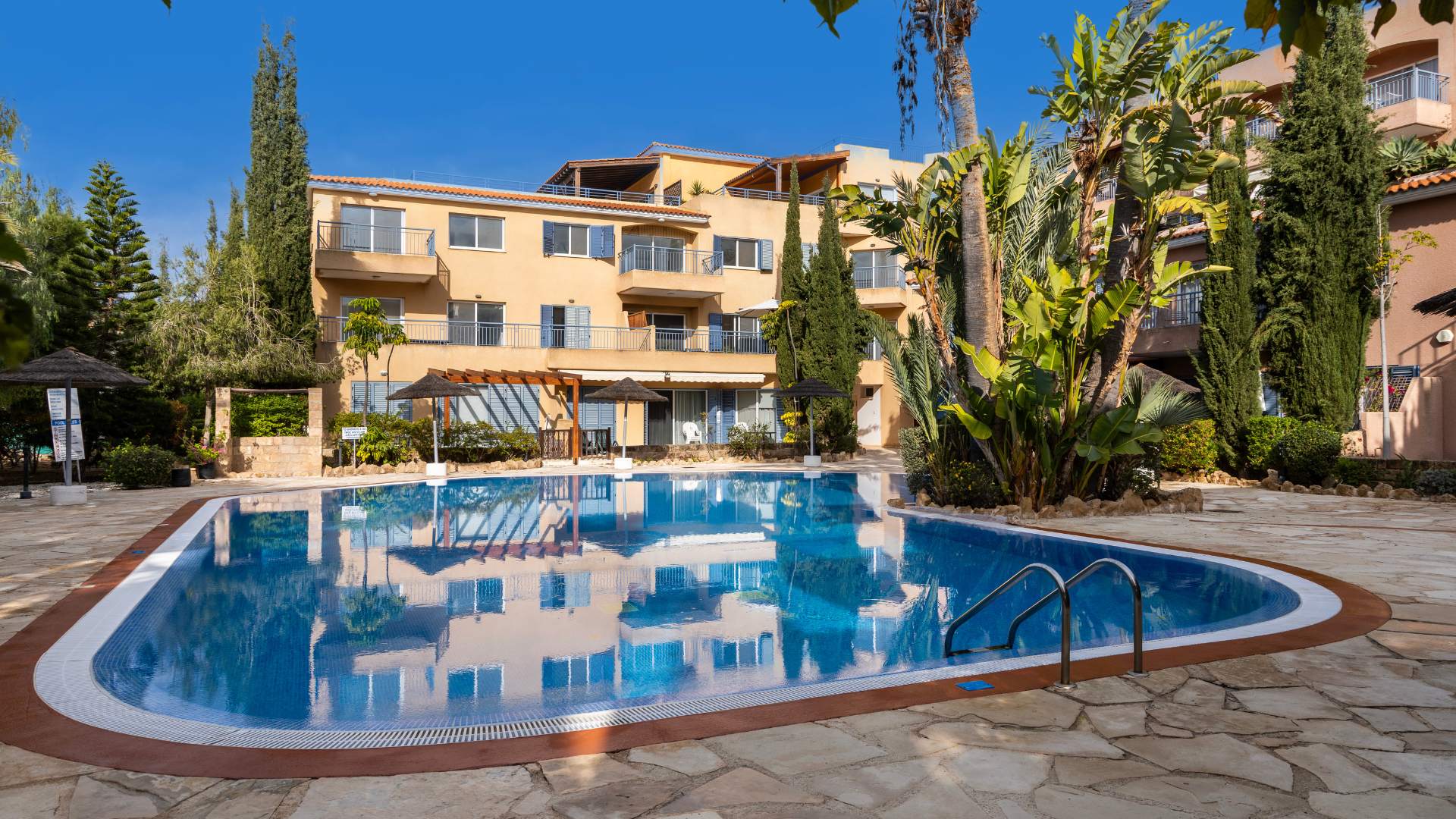 2 bedroom Apartments / Penthouses in Peyia, Paphos, Cyprus – A-PG-BLK-B-002