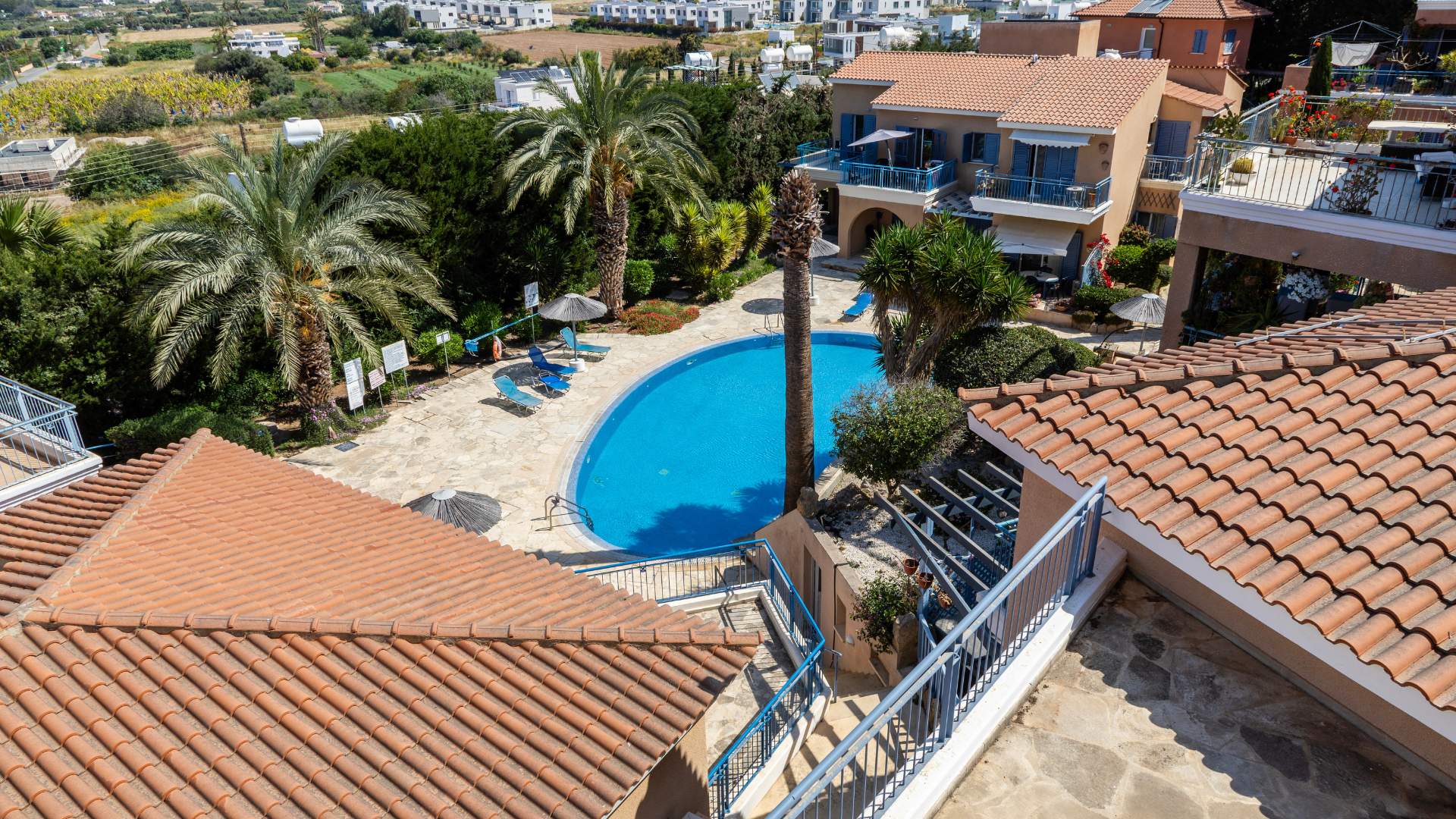2 bedroom Villas / Houses in Chloraka, Paphos, Cyprus – V-STGH-3-06
