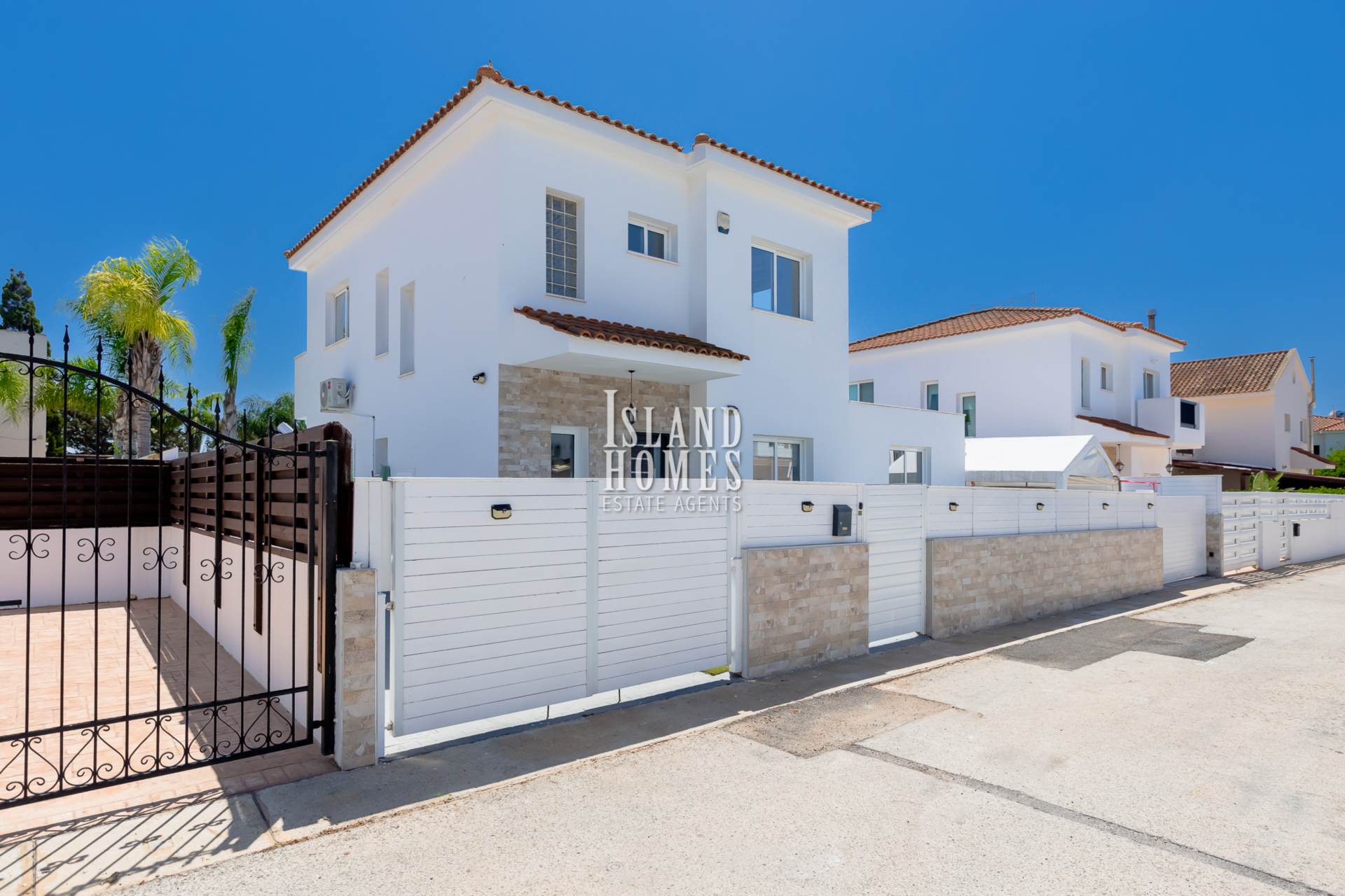 4 bedroom Villa in Ayia Thekla, Famagusta, Cyprus – VcT104