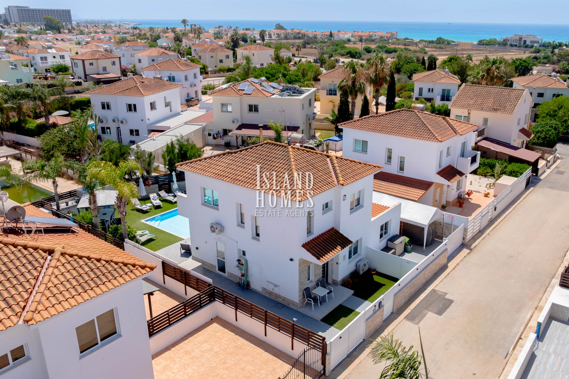 4 bedroom Villa in Ayia Thekla, Famagusta, Cyprus – VcT104