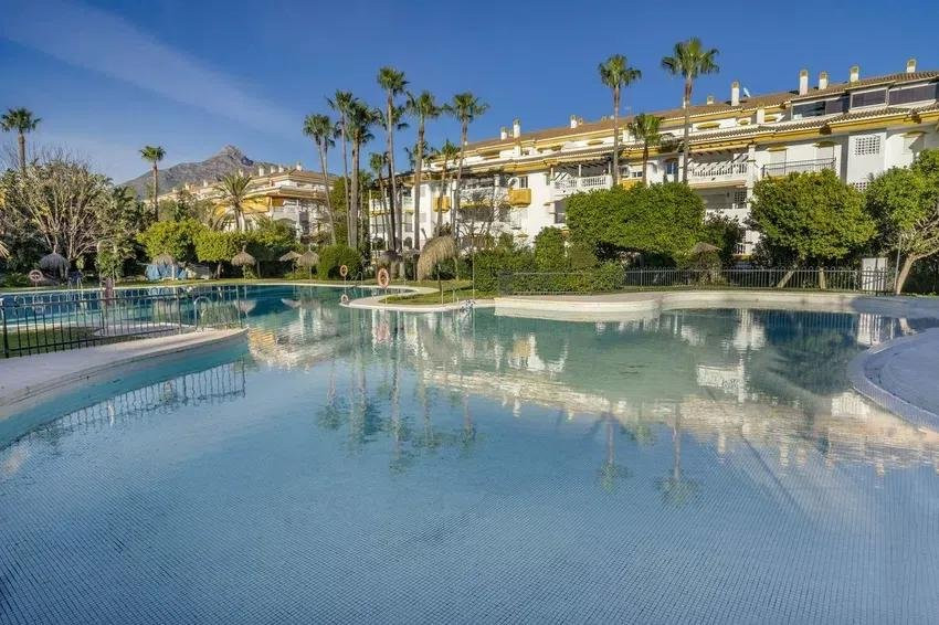 2 bedroom Apartment in Marbella, Malaga, Spain – 428-05548P