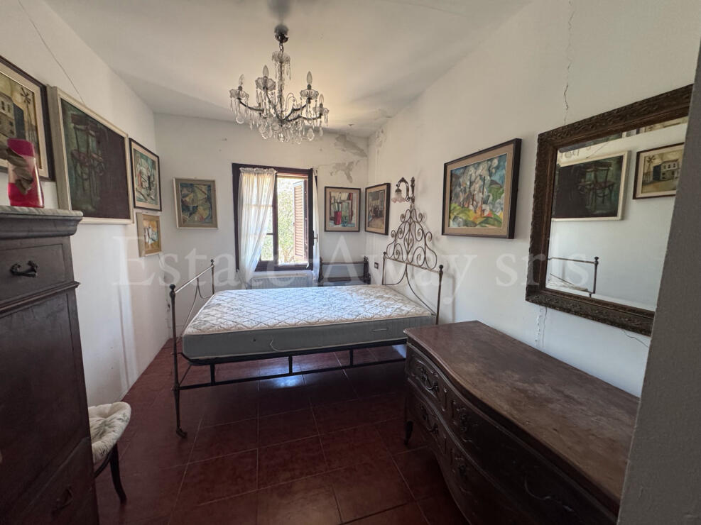 EM1341 Detached House with 6,000 sqm of Land and Sea View for Sale in Sanremo