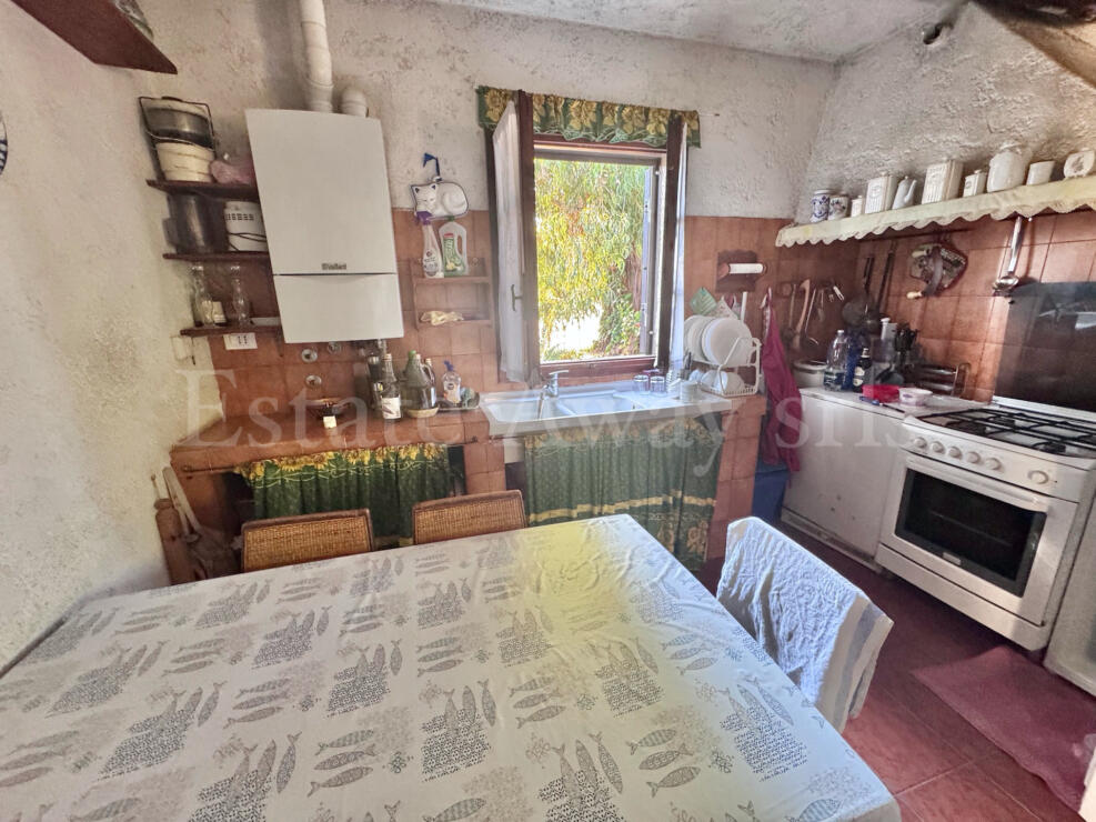 EM1341 Detached House with 6,000 sqm of Land and Sea View for Sale in Sanremo