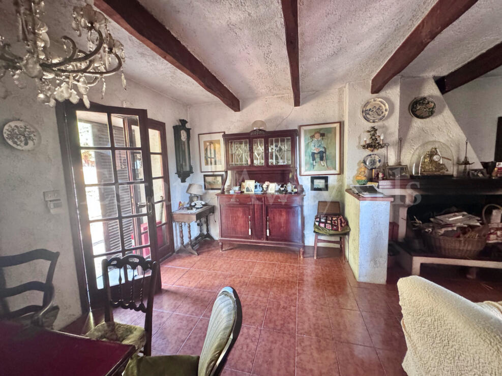 EM1341 Detached House with 6,000 sqm of Land and Sea View for Sale in Sanremo