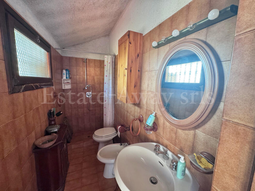 EM1341 Detached House with 6,000 sqm of Land and Sea View for Sale in Sanremo