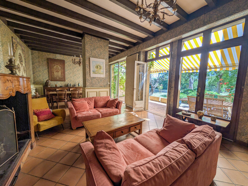 Elegant & Spacious Bourgeois Home with Pool in Carcassonne – Exceptional Living Space & Potential