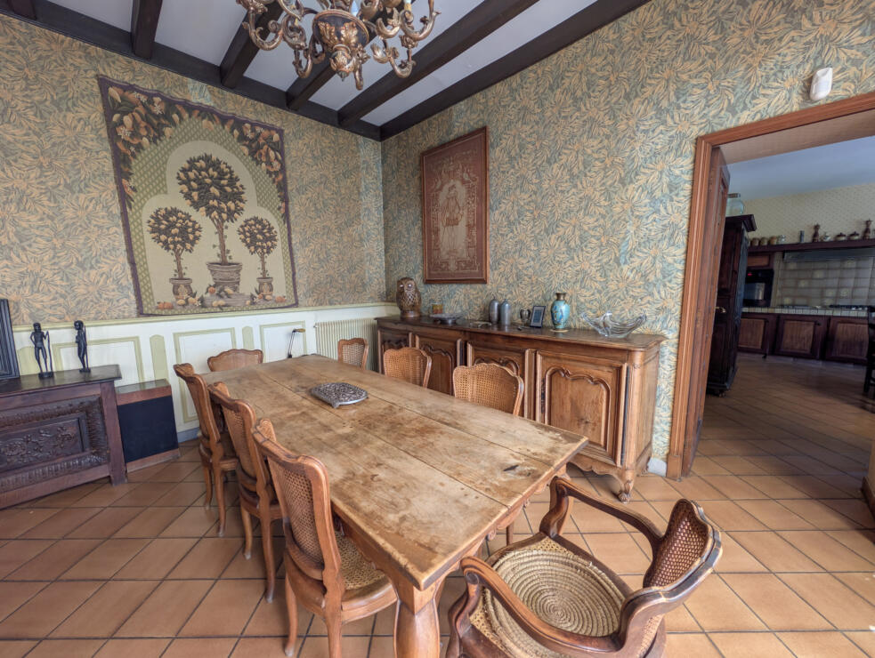 Elegant & Spacious Bourgeois Home with Pool in Carcassonne – Exceptional Living Space & Potential