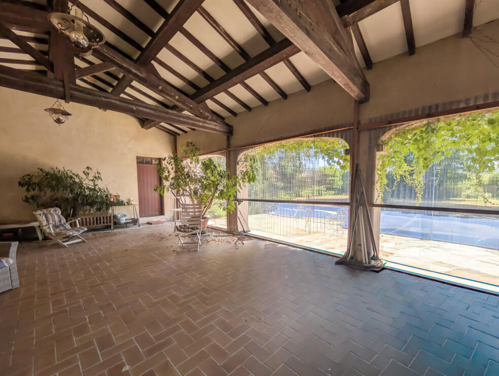 Elegant & Spacious Bourgeois Home with Pool in Carcassonne – Exceptional Living Space & Potential