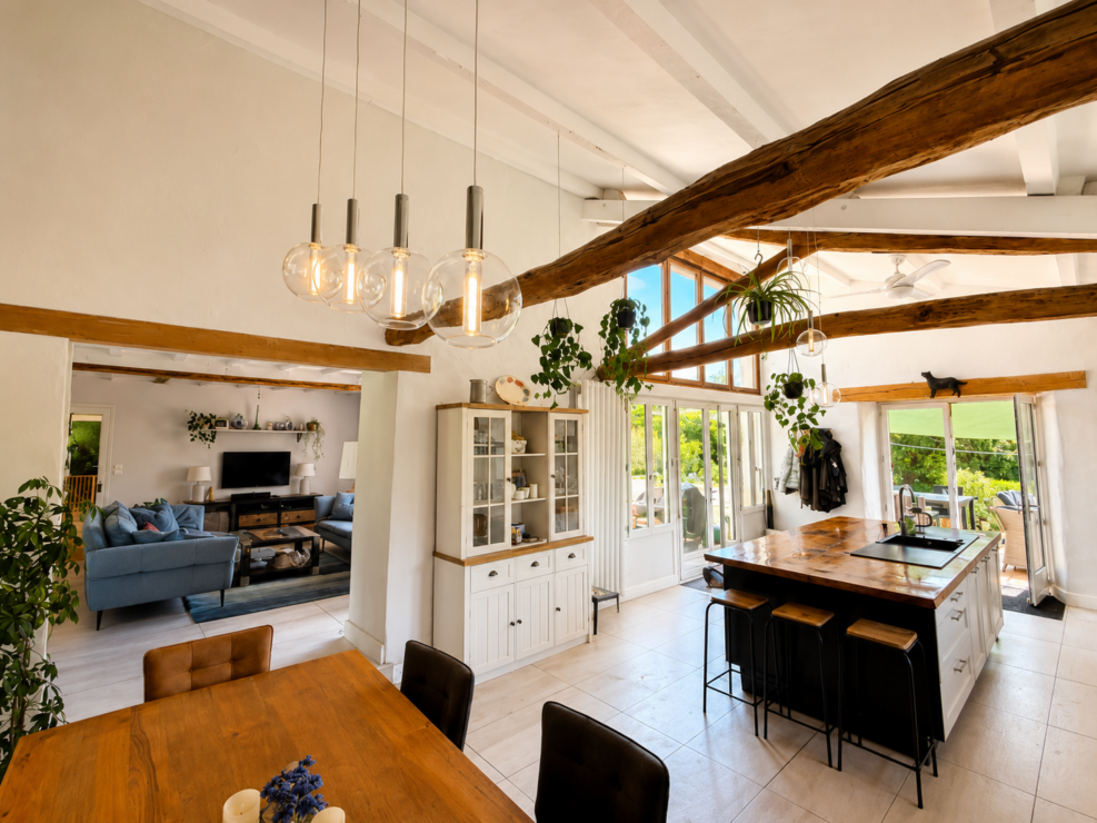 Stunning renovated farmhouse with a separate gîte, only 20mins from Albi