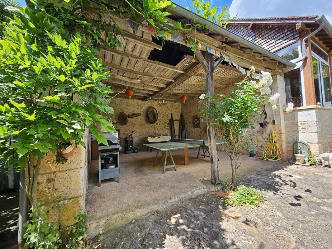 4 bedroom maison in Cubjac Auvezere Val D Ans, Dordogne, France