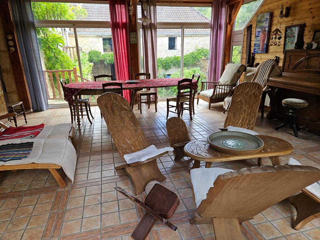 4 bedroom maison in Cubjac Auvezere Val D Ans, Dordogne, France
