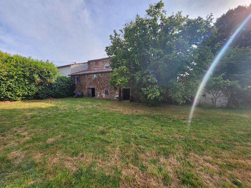 4 bedroom maison in Chabrac, Charente, France