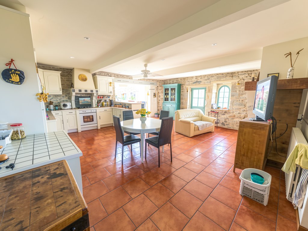 5 bedroom demeure in Laplume, Lot-et-Garonne, France