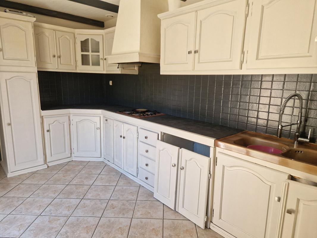 3 bedroom villa in Fougax Et Barrineuf, Ariège, France