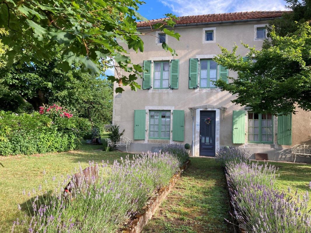3 bedroom maison de village in Ruffec, Charente, France